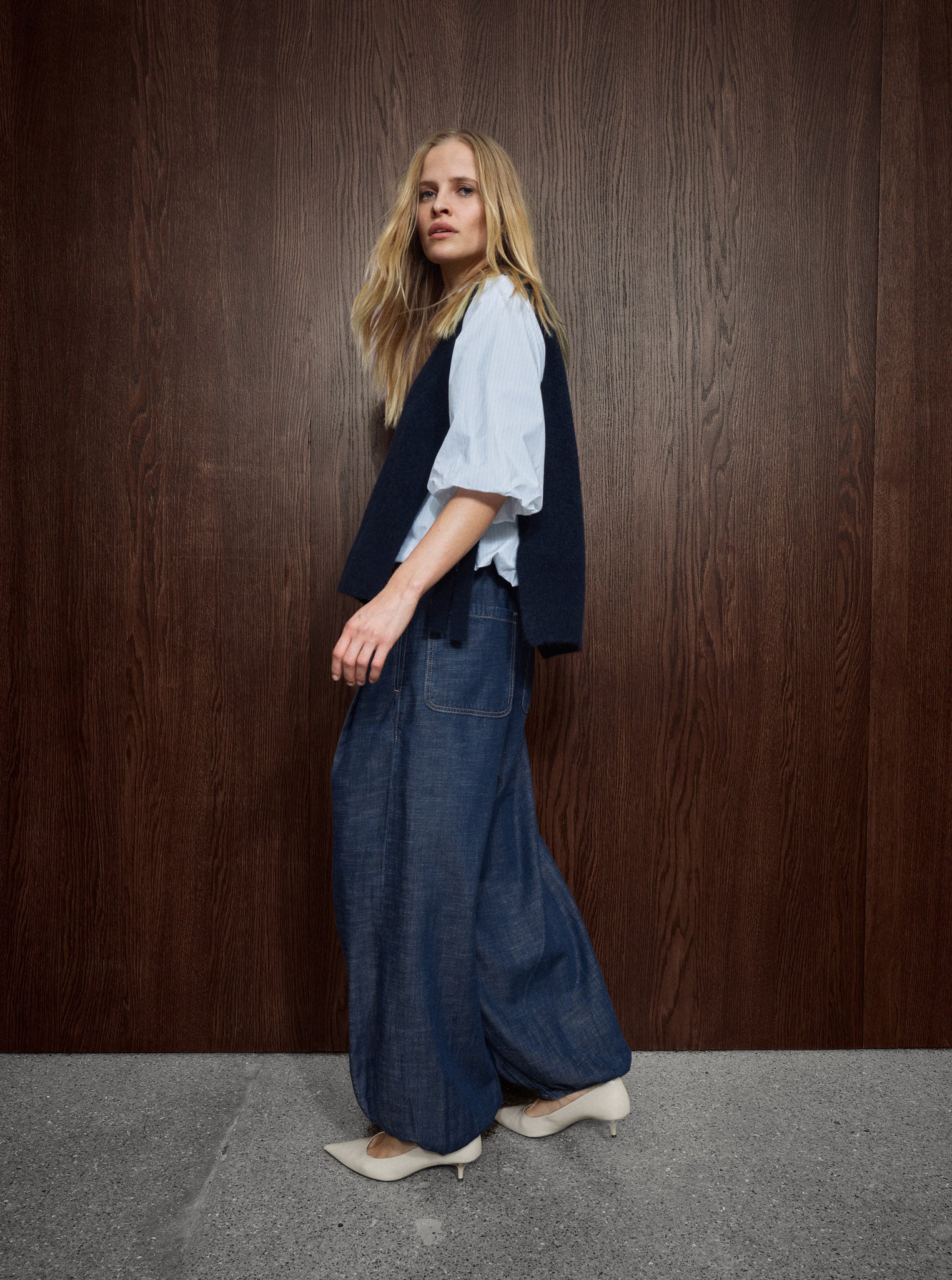 Modelshot / Dark Blue / Detail